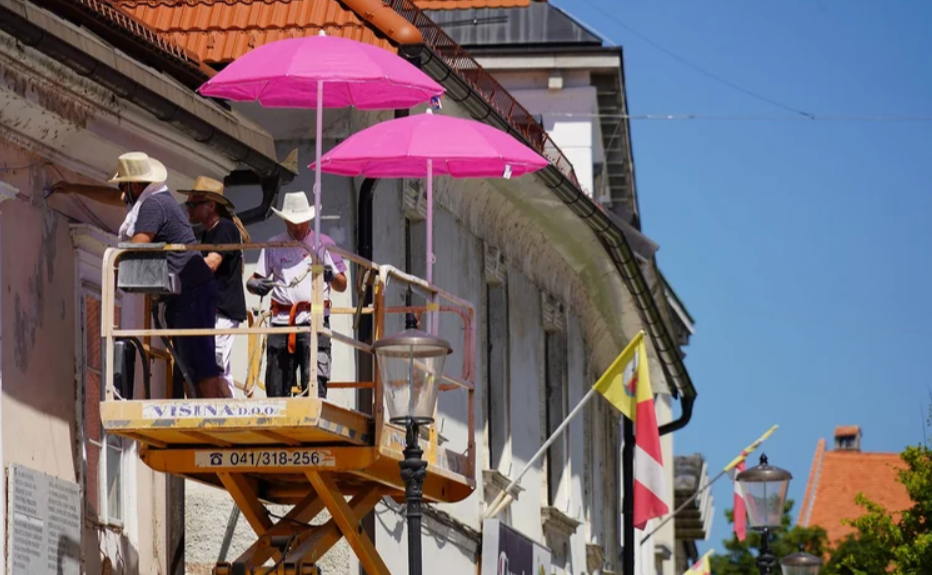 Rehabilitating Old Buildings Through Digital Tools: The Agency That Adopted Ragic Icon