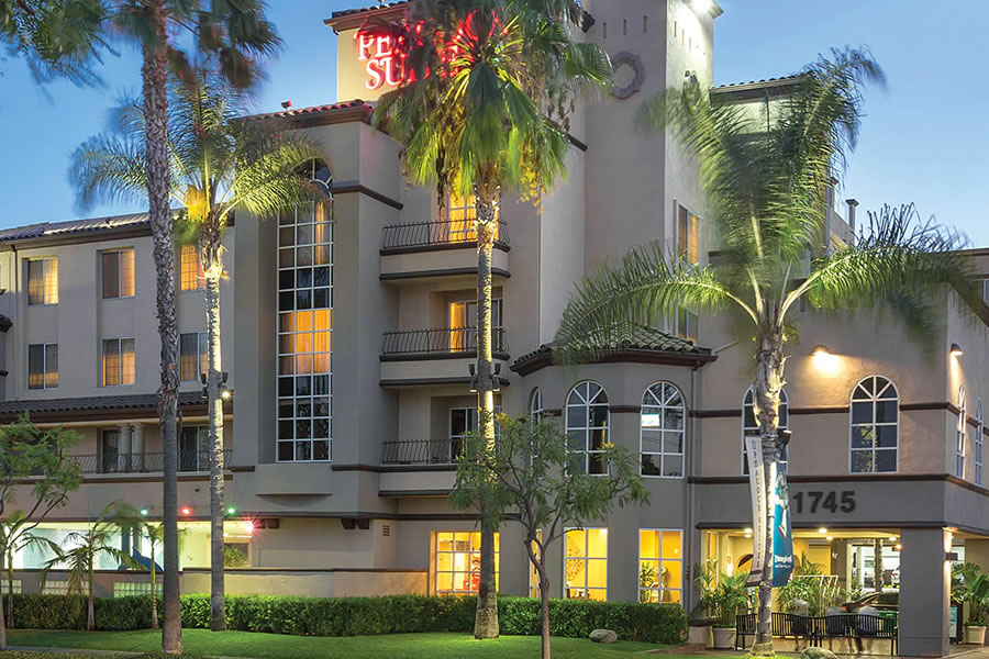 Wyndham Peacock Suites